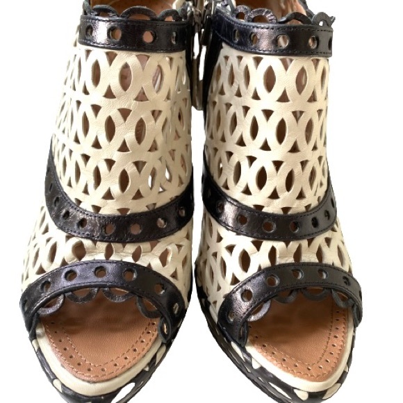 Alaia Black and White Laser Cut Peep-Toe Platform Booties Size 37 - Picture 3 of 7